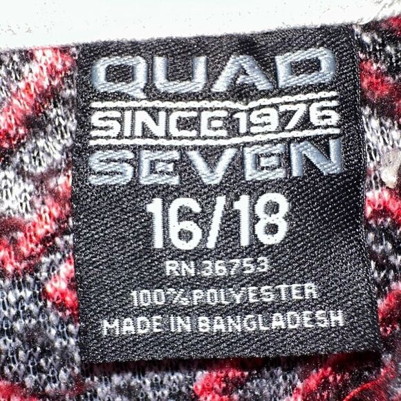 Quad Seven Red and Black Fleece Hooded Pullover | Boys Size 16/18 - Picture 8 of 9